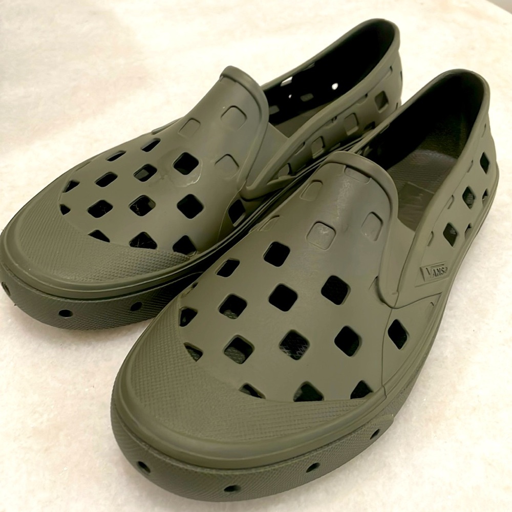 NWOT Vans Slip-On TRK Shoes